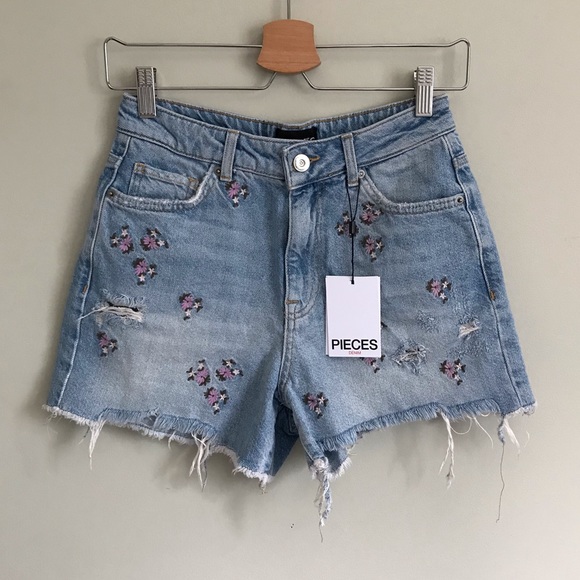NWT ASOS Pieces Embroidered Floral High Waisted Distressed Frayed Denim Shorts - Picture 11 of 11